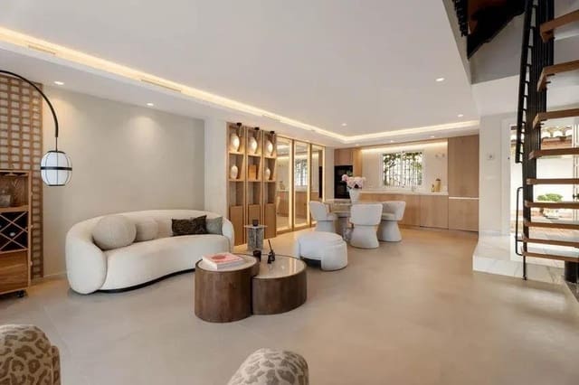 Casa de 3 habitaciones en Lomas De Marbella, Marbella en venta con piscina garaje - 1.494.000 € (Ref: 9452770)