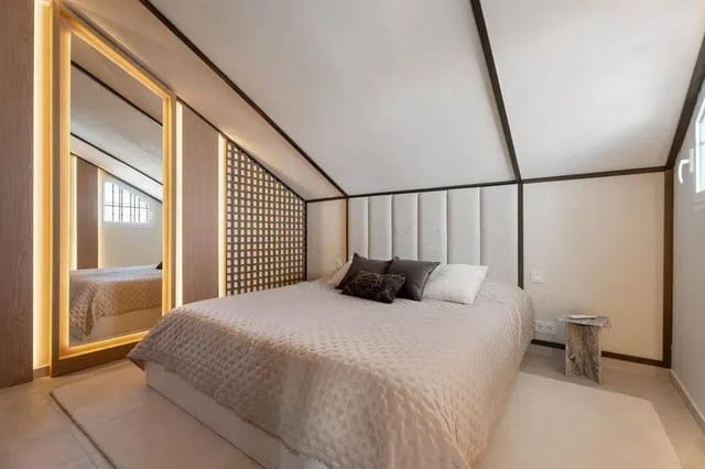 Casa de 3 habitaciones en Lomas De Marbella, Marbella en venta con piscina garaje - 1.494.000 € (Ref: 9452770)