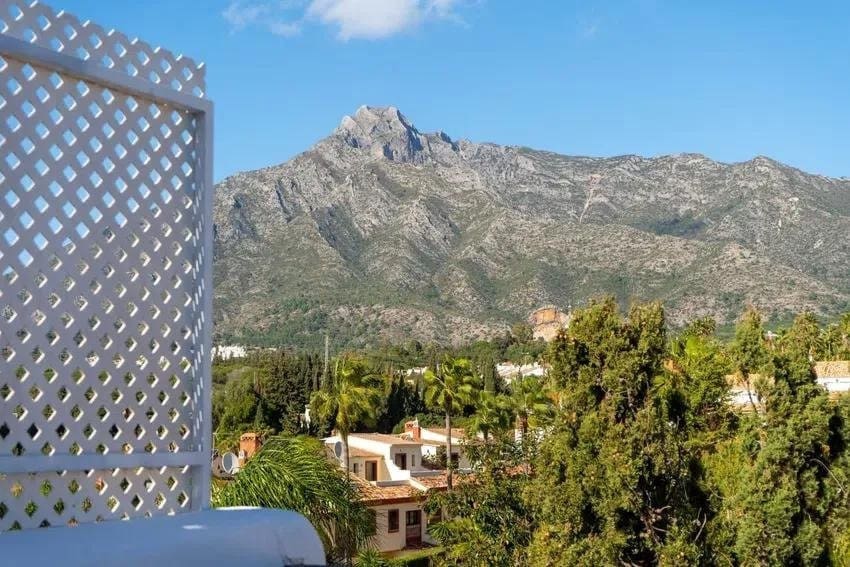 3 sovrum Hus till salu i Marbella med pool garage - 1 494 000 € (Ref: 9452770)