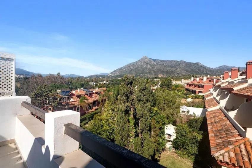 3 sovrum Hus till salu i Marbella med pool garage - 1 494 000 € (Ref: 9452770)