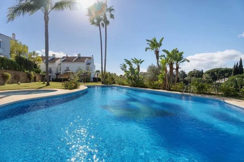 3 sovrum Hus till salu i Marbella med pool garage - 1 494 000 € (Ref: 9452770)