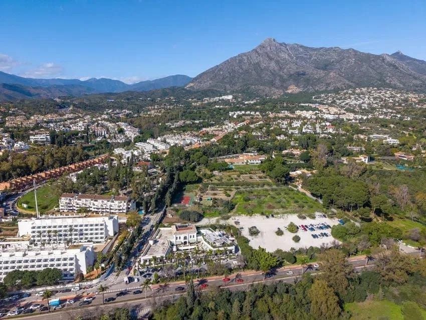 3 sovrum Hus till salu i Marbella med pool garage - 1 494 000 € (Ref: 9452770)