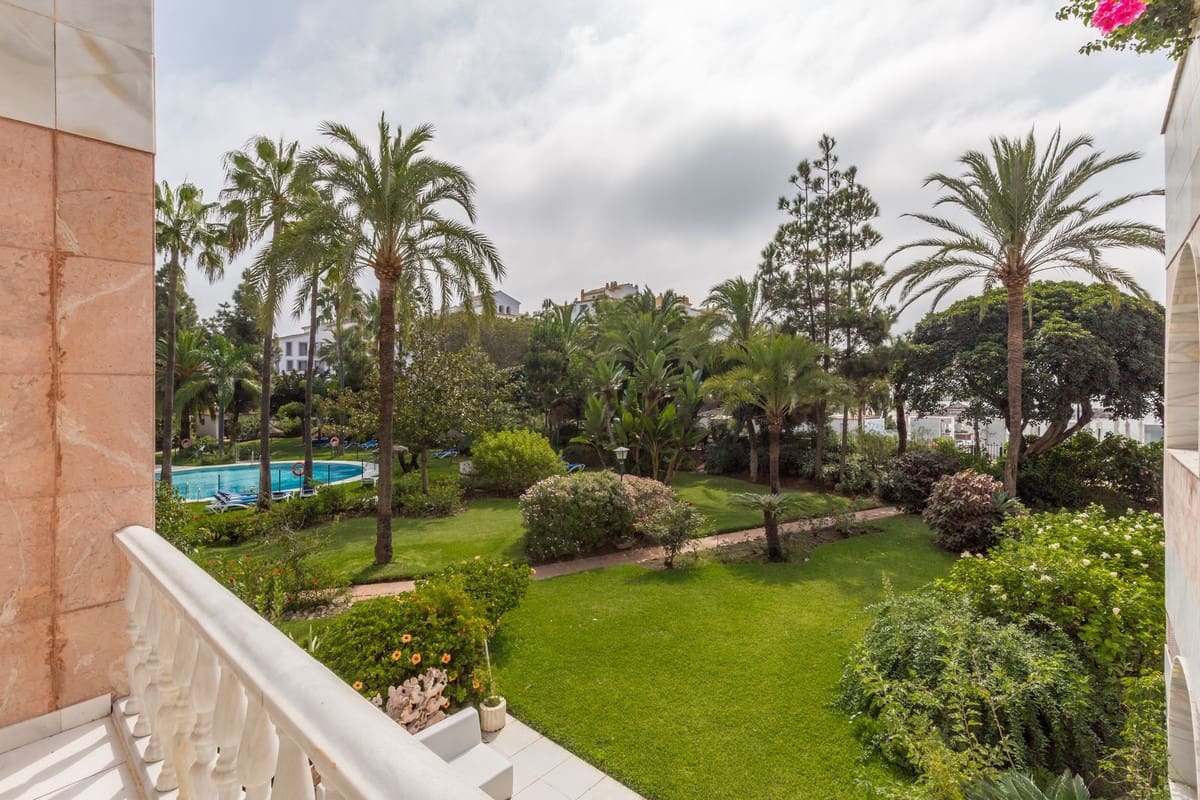 3 bedroom Apartment for sale in Puerto Banus with pool garage - € 1,995,000 (Ref: 9453234)