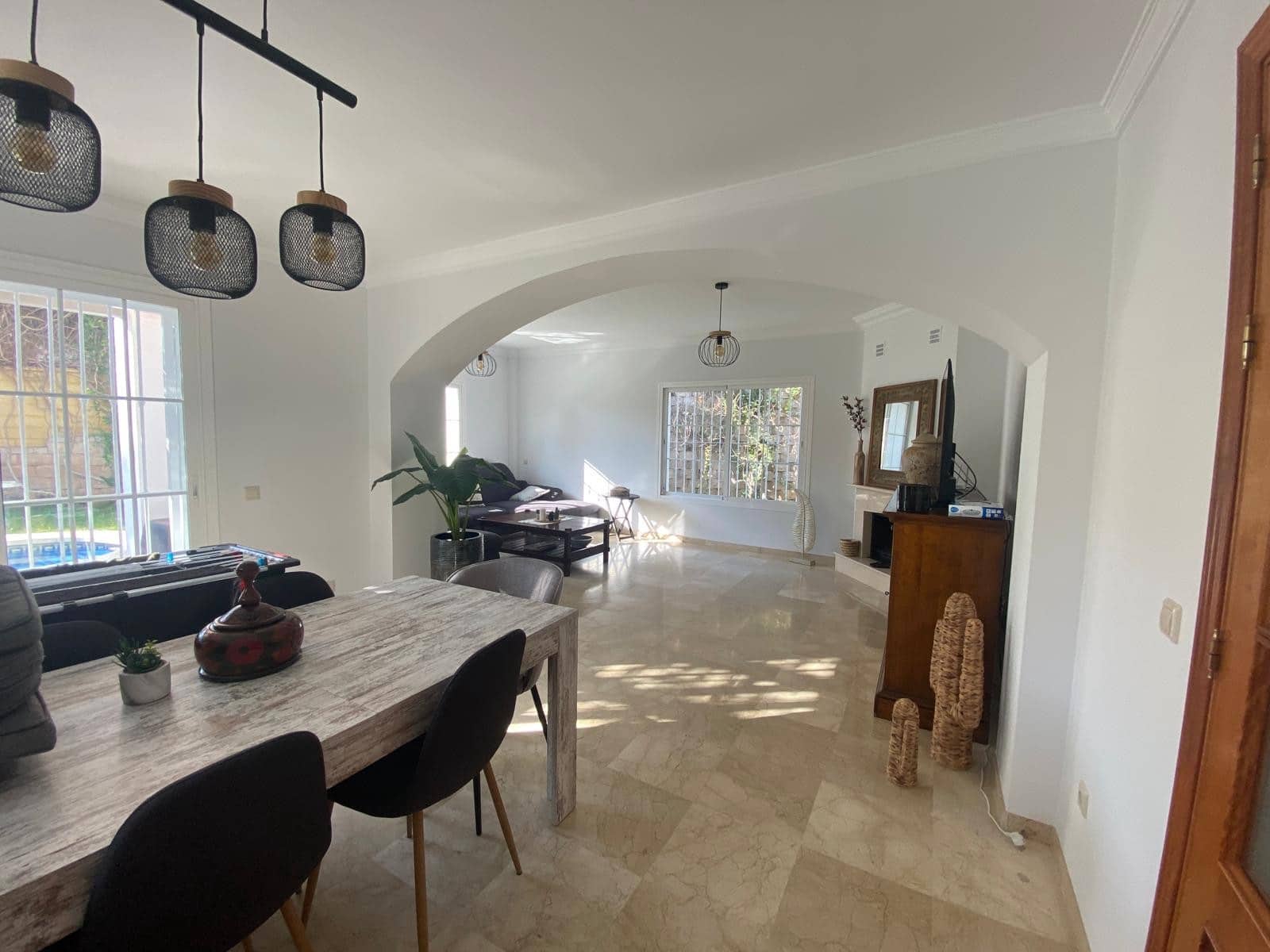 4 bedroom Villa for sale in Mijas Costa with pool - € 815,000 (Ref: 9456165)
