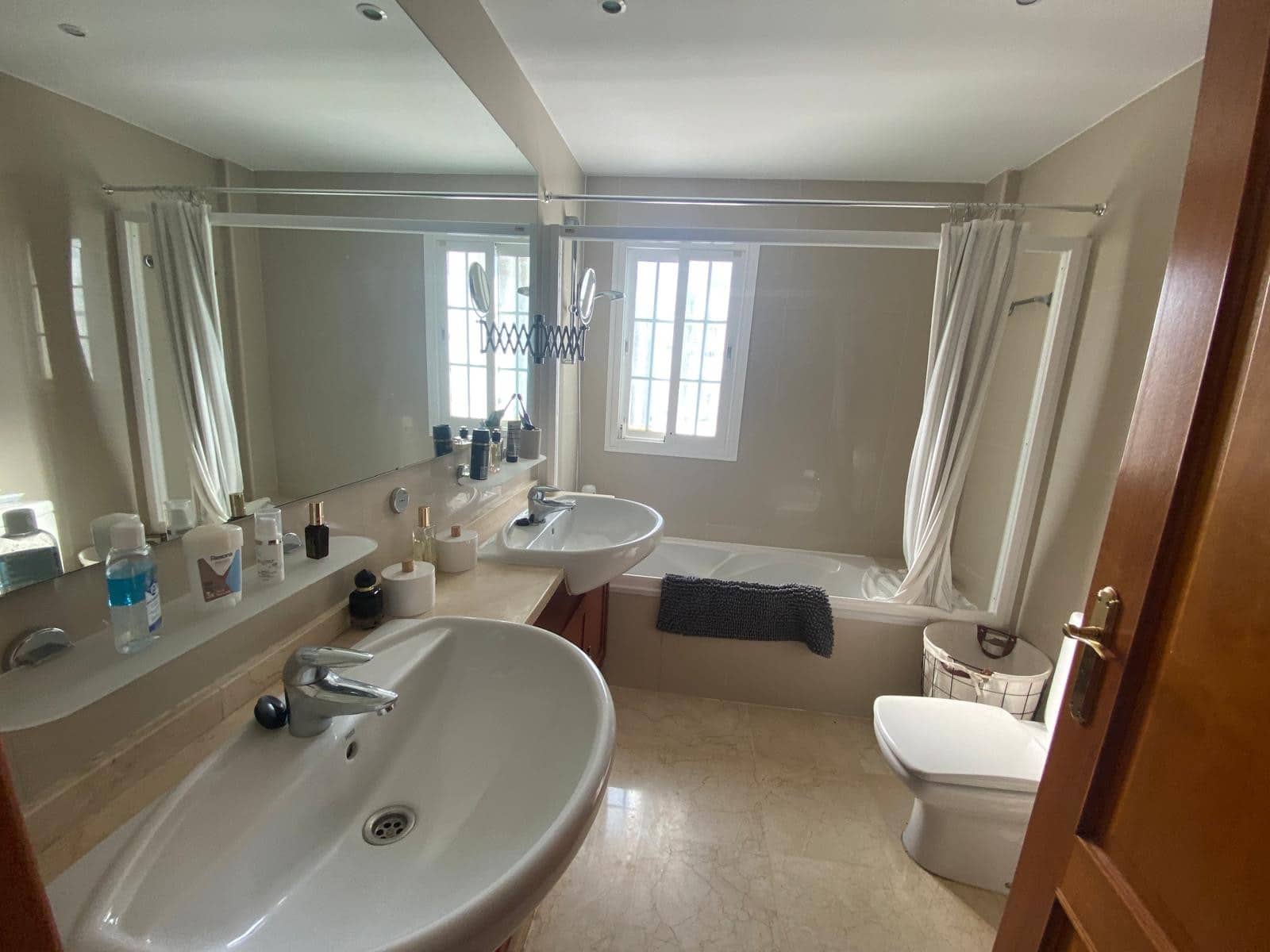 4 bedroom Villa for sale in Mijas Costa with pool - € 815,000 (Ref: 9456165)