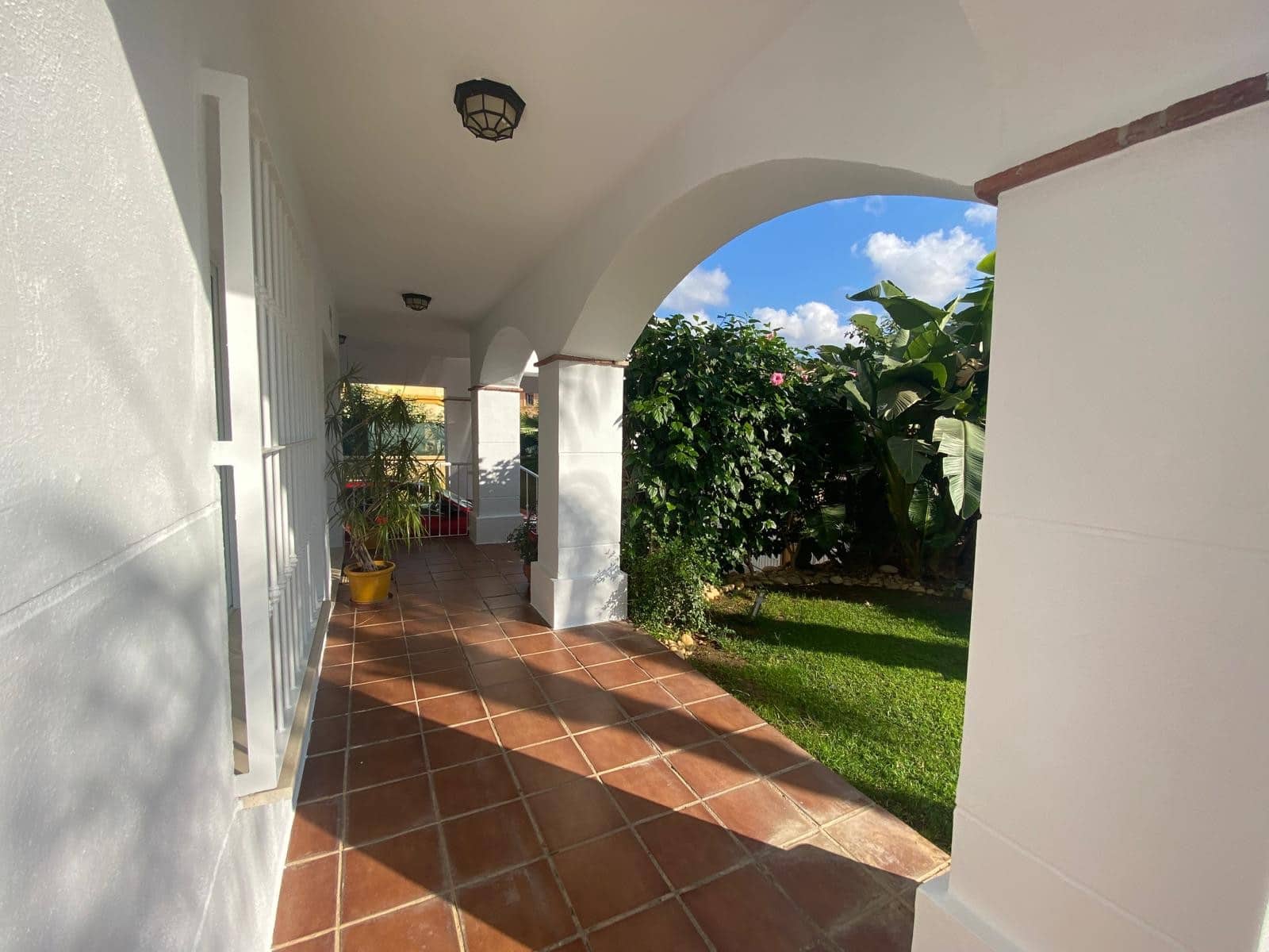 4 bedroom Villa for sale in Mijas Costa with pool - € 815,000 (Ref: 9456165)