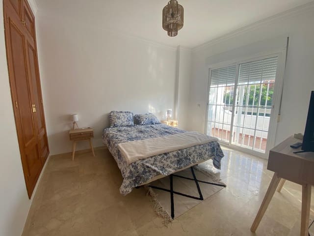 4 soveværelse Villa til salg i Mijas Costa, Mijas med swimmingpool - € 815.000 (Ref: 9456165)