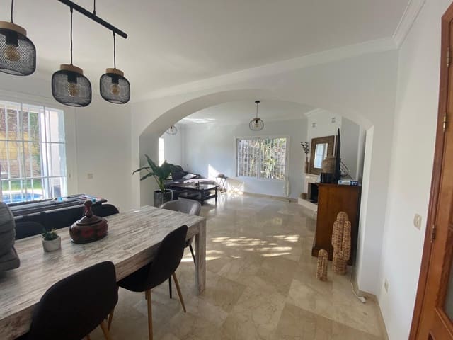 4 slaapkamer Villa te koop in Mijas Costa, Mijas met zwembad - € 815.000 (Ref: 9456165)