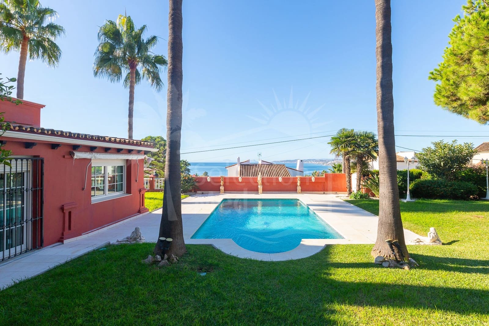 6 sypialnia Willa na sprzedaż w Estepona z basenem garażem - 3 800 000 € (Ref: 9497028)