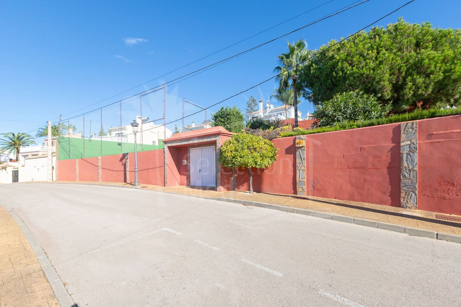 6 sypialnia Willa na sprzedaż w Estepona z basenem garażem - 3 800 000 € (Ref: 9497028)