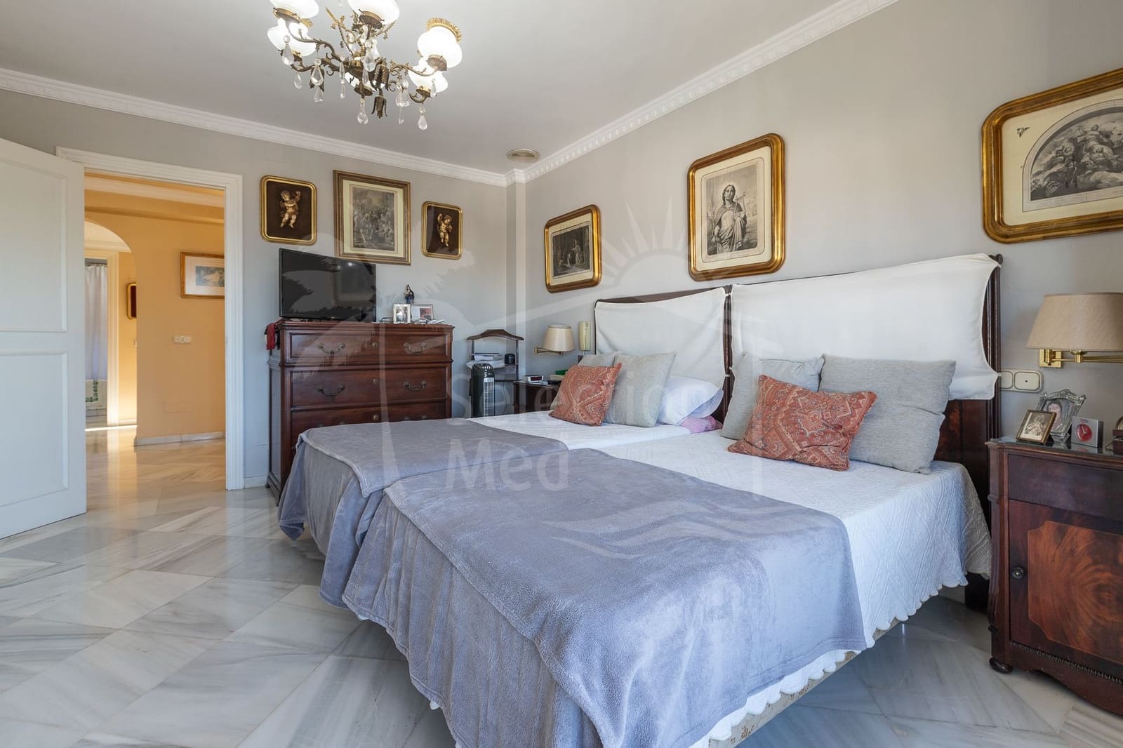 6 sypialnia Willa na sprzedaż w Estepona z basenem garażem - 3 800 000 € (Ref: 9497028)
