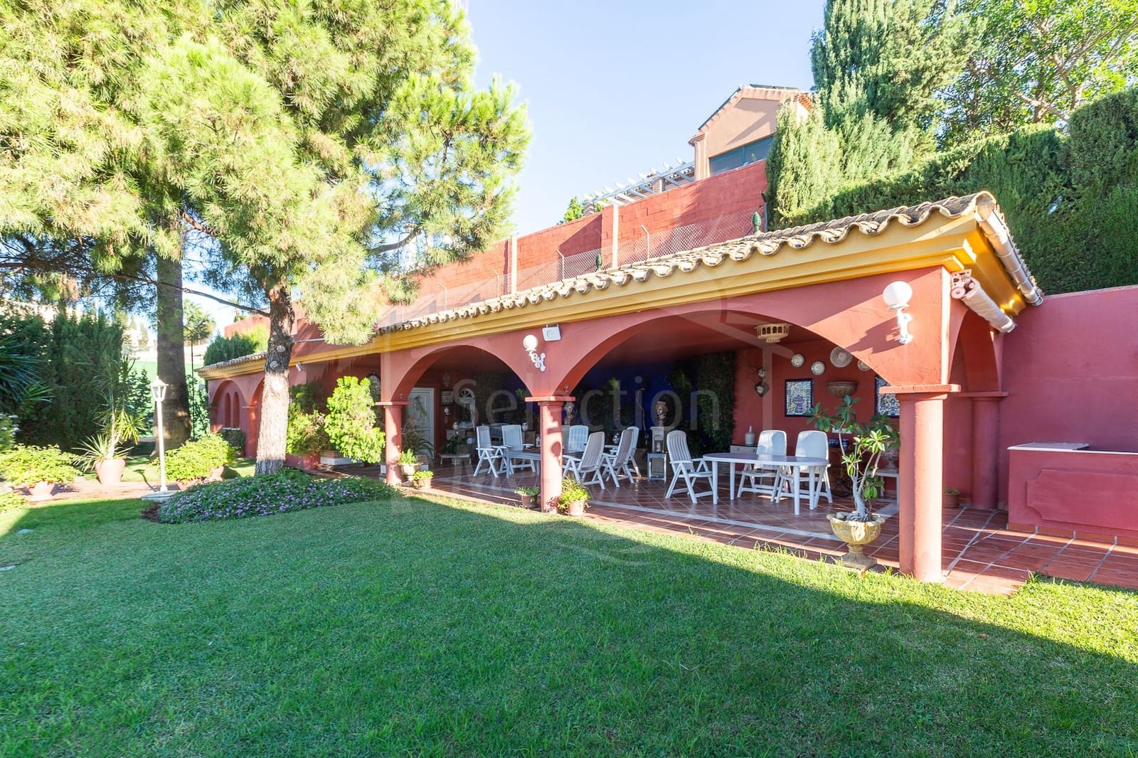 6 sypialnia Willa na sprzedaż w Estepona z basenem garażem - 3 800 000 € (Ref: 9497028)