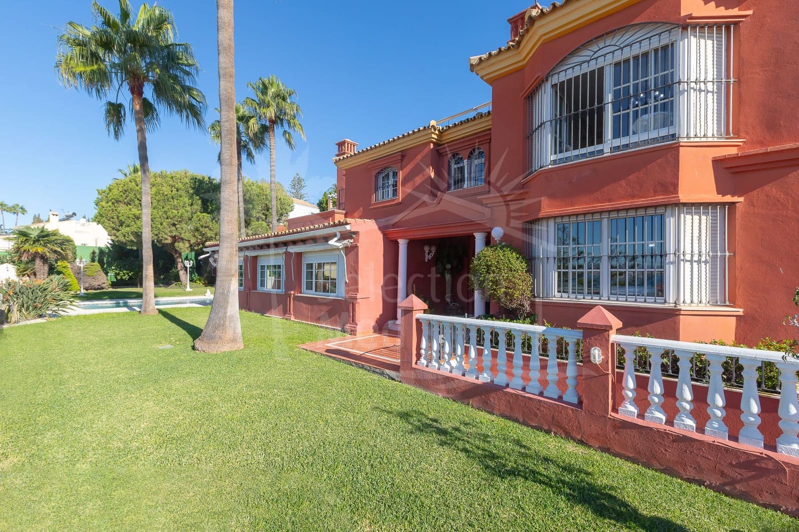 6 sypialnia Willa na sprzedaż w Estepona z basenem garażem - 3 800 000 € (Ref: 9497028)