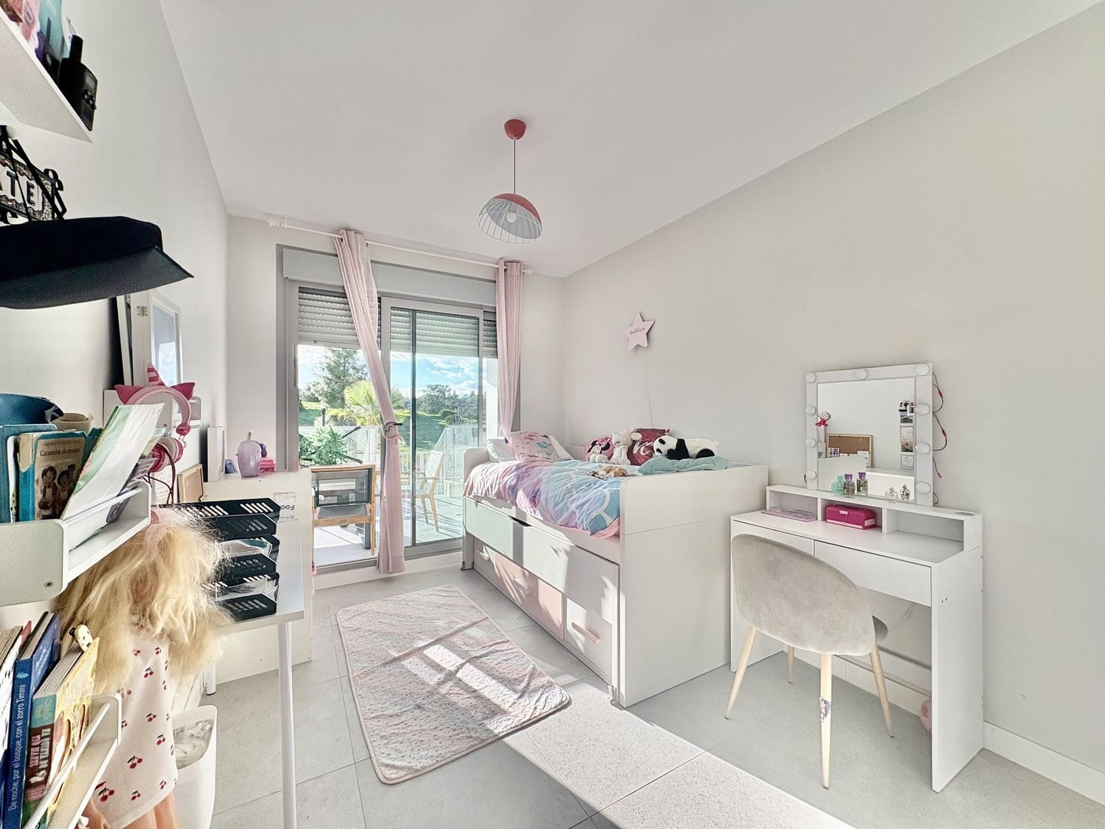 Apartamento de 3 habitaciones en El Chaparral en venta con piscina garaje - 585.000 € (Ref: 9502156)