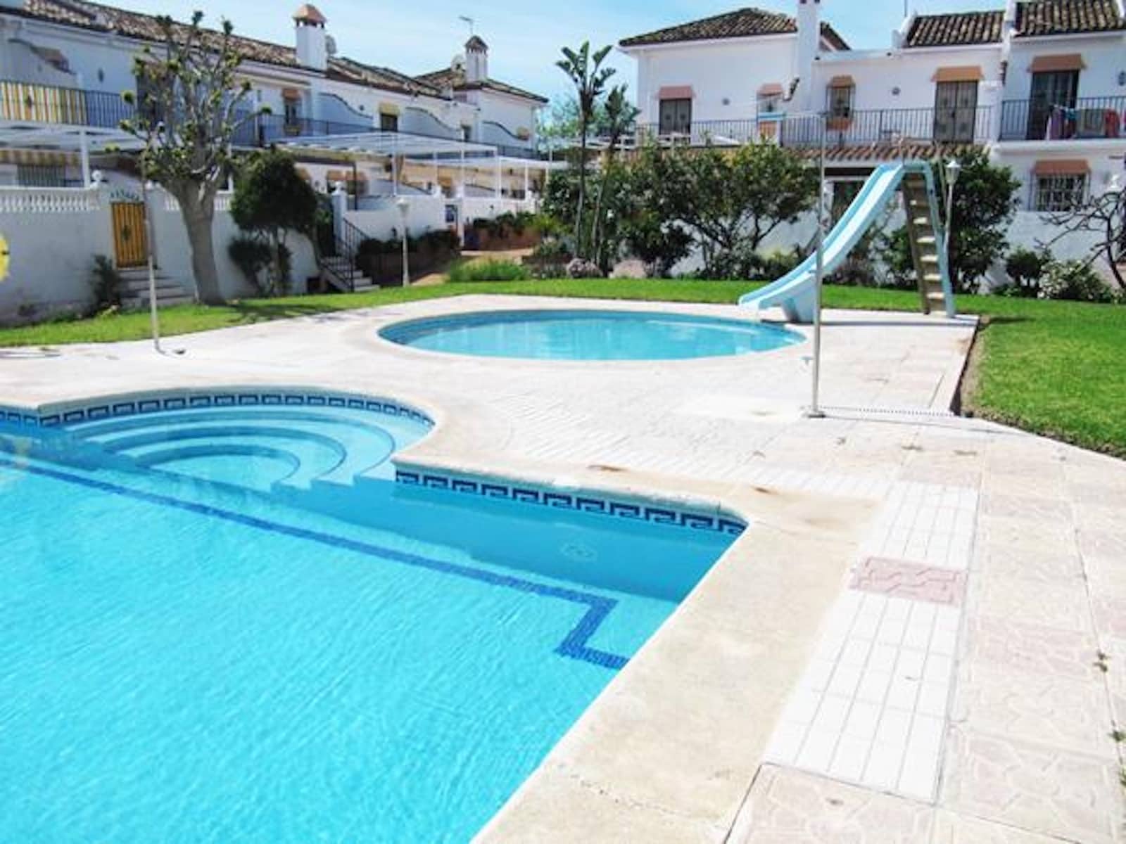 3 chambre Maison de Ville à vendre à La Cala de Mijas avec piscine garage - 495 000 € (Ref: 9504061)