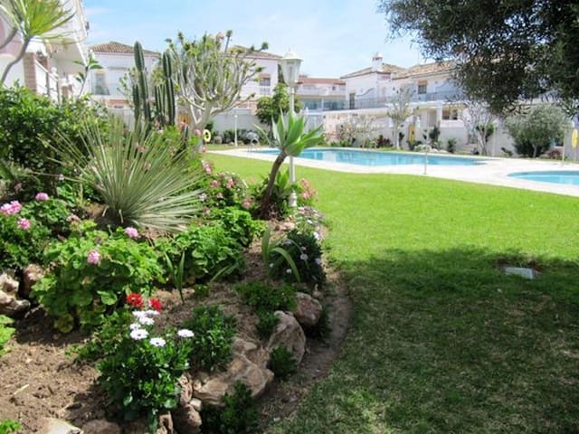 3 chambre Maison de Ville à vendre à La Cala de Mijas, Mijas avec piscine garage - 495 000 € (Ref: 9504061)