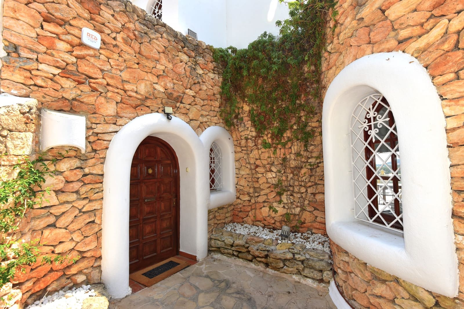 4 soveværelse Villa til salg i Cala Llonga med swimmingpool garage - € 2.490.000 (Ref: 9508735)