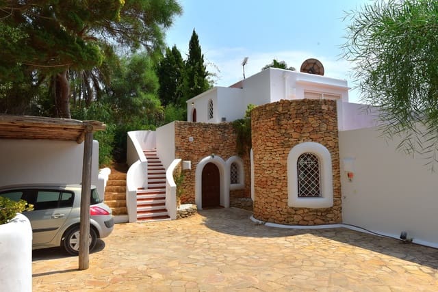 4 soveværelse Villa til salg i Cala Llonga, Santa Eulalia / Santa Eularia med swimmingpool garage - € 2.490.000 (Ref: 9508735)