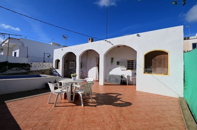 2 soveværelse Villa til salg i Santa Eulalia / Santa Eularia med swimmingpool garage - € 685.000 (Ref: 9513344)