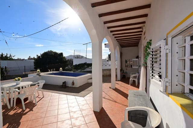 2 soveværelse Villa til salg i Santa Eulalia / Santa Eularia med swimmingpool garage - € 685.000 (Ref: 9513344)