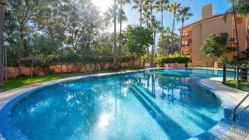 3 soveværelse Penthouse til salg i Marbella med swimmingpool garage - € 599.000 (Ref: 9518785)