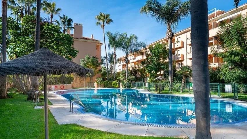 3 soveværelse Penthouse til salg i Marbella med swimmingpool garage - € 599.000 (Ref: 9518785)