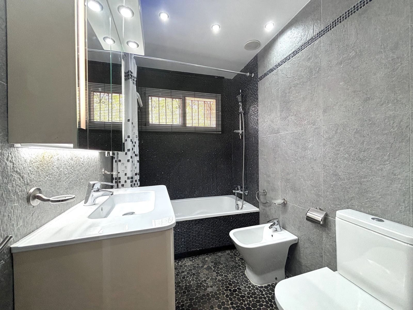 3 chambre Villa/Maison à vendre à Marbella avec piscine garage - 1 350 000 € (Ref: 9518787)