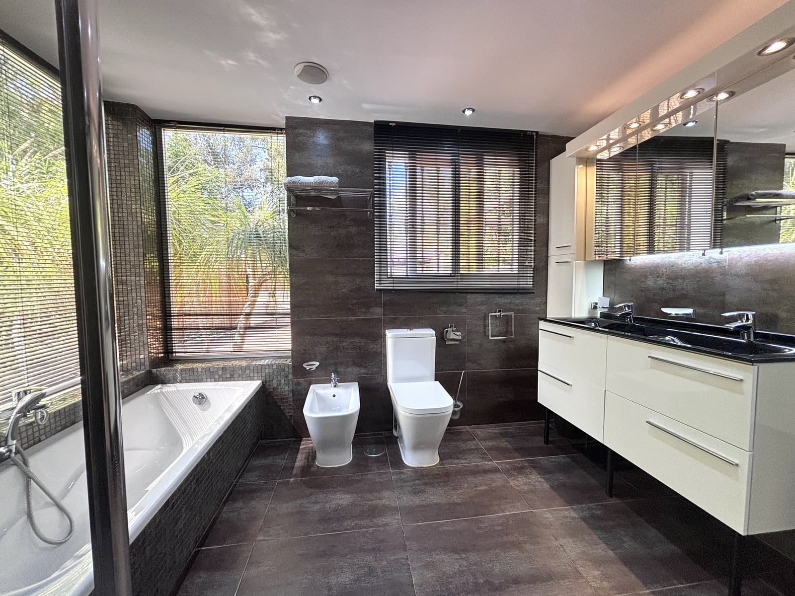 3 chambre Villa/Maison à vendre à Marbella avec piscine garage - 1 350 000 € (Ref: 9518787)