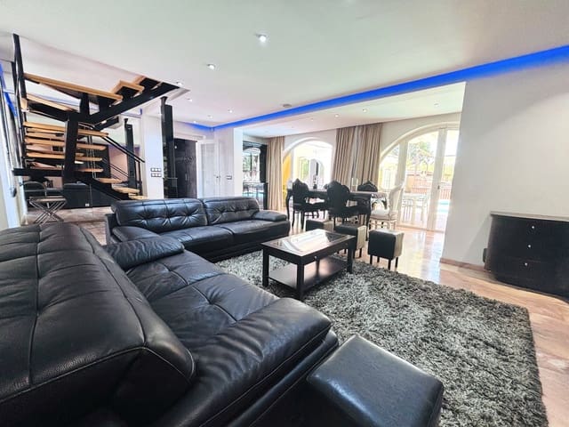 3 chambre Villa/Maison à vendre à Marbella avec piscine garage - 1 350 000 € (Ref: 9518787)