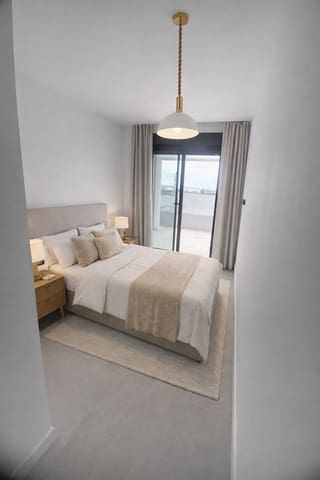 2 makuuhuone Huoneisto myytävänä paikassa Marbella mukana uima-altaan 
autotalli - 690 000 € (Ref: 9527592)