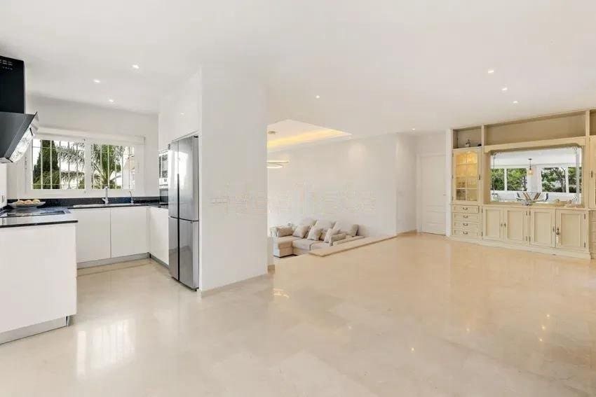 4 Zimmer Villa zu verkaufen in Mijas Costa mit Pool Garage - 1.380.000 € (Ref: 9530276)