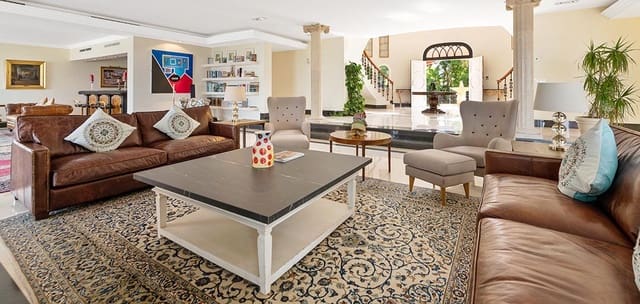 8 soveværelse Villa til salg i El Paraiso, Estepona med swimmingpool garage - € 5.995.000 (Ref: 9533609)