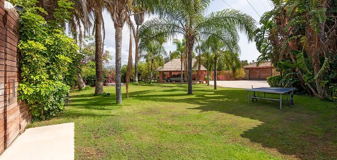 8 soveværelse Villa til salg i El Paraiso med swimmingpool garage - € 5.995.000 (Ref: 9533609)