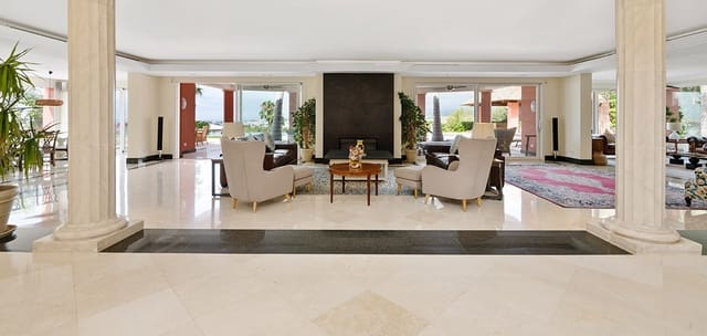 8 slaapkamer Villa te koop in El Paraiso, Estepona met zwembad garage - € 3.995.000 (Ref: 9533609)