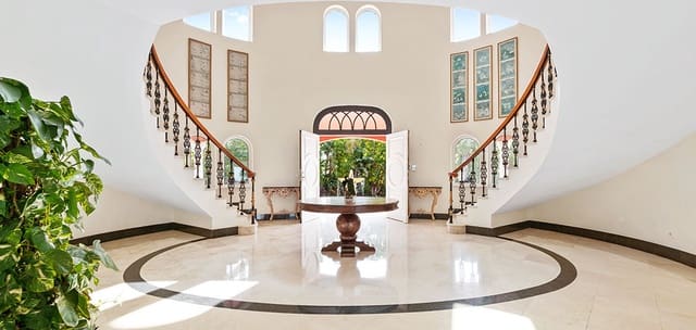 8 slaapkamer Villa te koop in El Paraiso, Estepona met zwembad garage - € 3.995.000 (Ref: 9533609)
