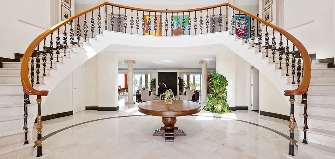 8 bedroom Villa for sale in El Paraiso with pool garage - € 3,995,000 (Ref: 9533609)