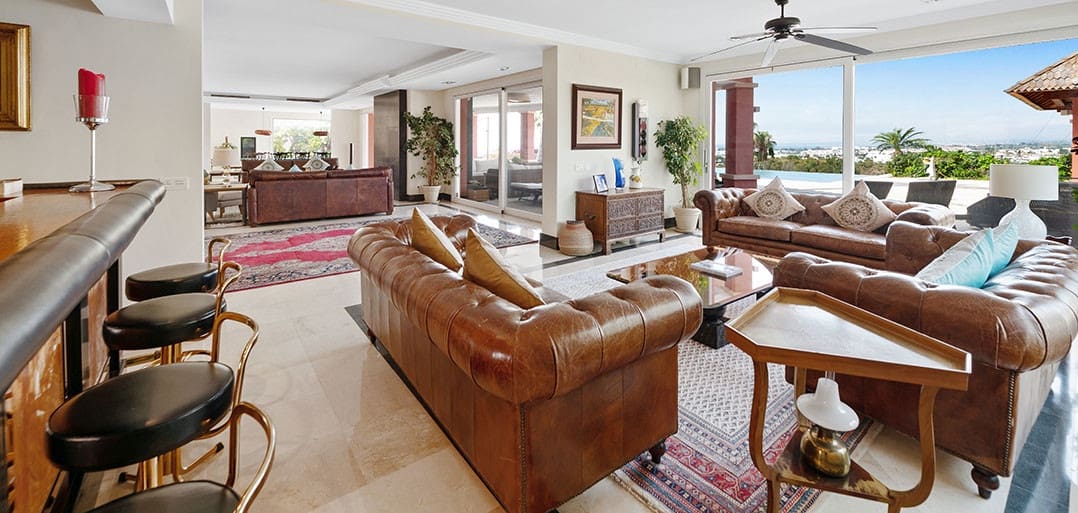 8 bedroom Villa for sale in El Paraiso with pool garage - € 3,995,000 (Ref: 9533609)