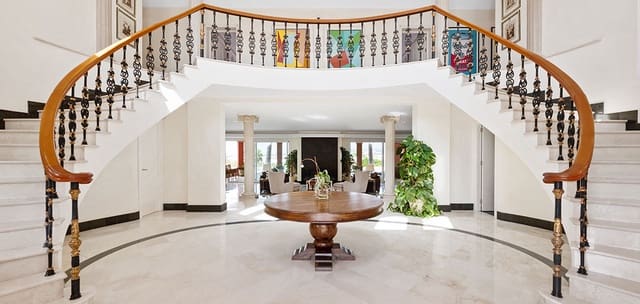 8 slaapkamer Villa te koop in El Paraiso, Estepona met zwembad garage - € 3.995.000 (Ref: 9533609)