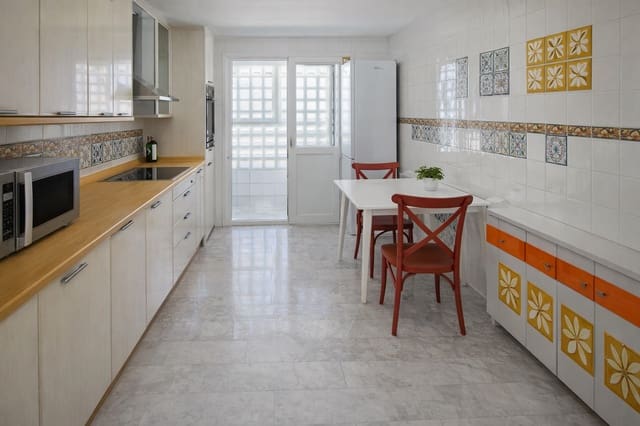 3 slaapkamer Appartement te koop in Puerto Banus, Marbella met zwembad garage - € 510.000 (Ref: 9535789)