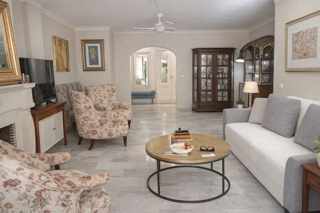 3 soveværelse Lejlighed til salg i Puerto Banus, Marbella med swimmingpool garage - € 510.000 (Ref: 9535789)