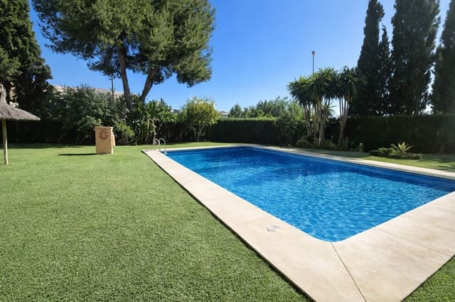 3 soveværelse Lejlighed til salg i Puerto Banus, Marbella med swimmingpool garage - € 510.000 (Ref: 9535789)