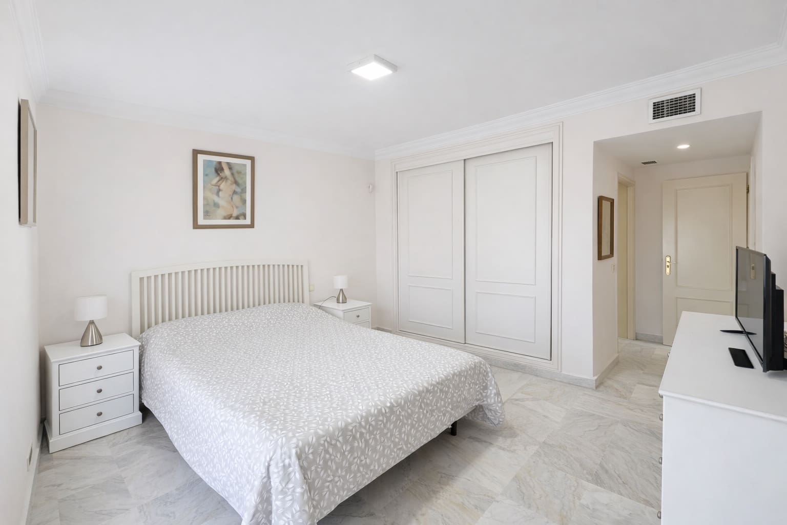 2 soverom Leilighet til salgs i Puerto Banus med svømmebasseng garasje - € 660 000 (Ref: 9535790)