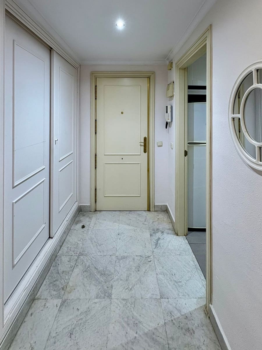 2 soverom Leilighet til salgs i Puerto Banus med svømmebasseng garasje - € 660 000 (Ref: 9535790)