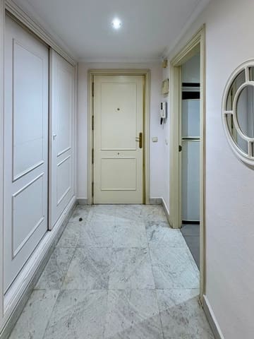 2 soverom Leilighet til salgs i Puerto Banus, Marbella med svømmebasseng garasje - € 660 000 (Ref: 9535790)