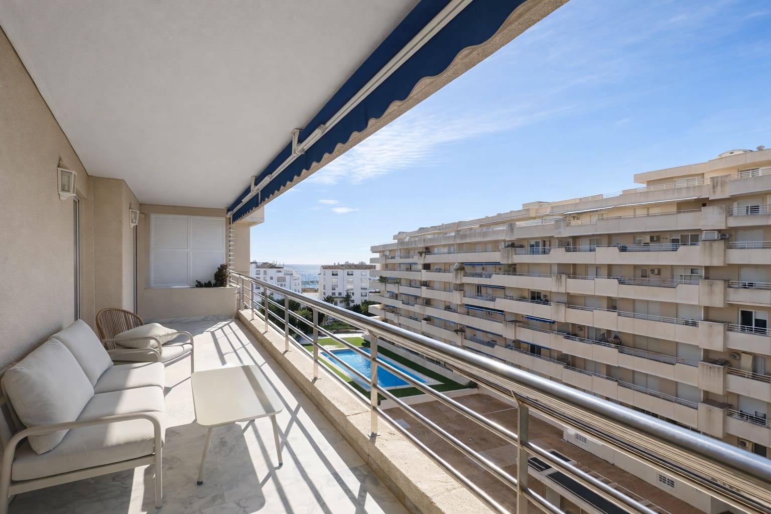 2 soverom Leilighet til salgs i Puerto Banus med svømmebasseng garasje - € 660 000 (Ref: 9535790)