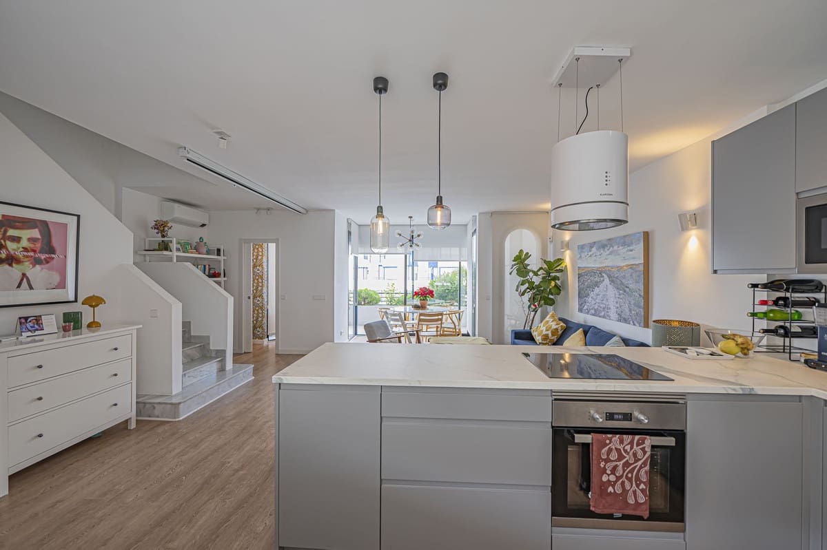 Ático de 3 habitaciones en Marbella en venta con piscina garaje - 935.000 € (Ref: 9537270)