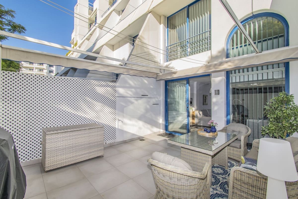 Ático de 3 habitaciones en Marbella en venta con piscina garaje - 935.000 € (Ref: 9537270)