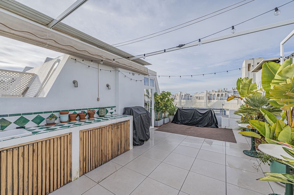 Ático de 3 habitaciones en Marbella en venta con piscina garaje - 935.000 € (Ref: 9537270)