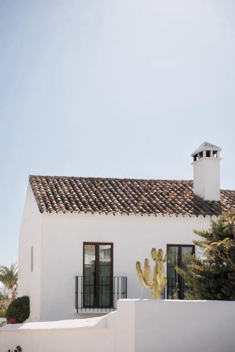 2 soverom Hus til salgs i Marbella med svømmebasseng garasje - € 795 000 (Ref: 9537271)