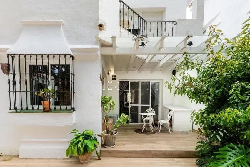3 sovrum Hus till salu i Marbella med pool - 675 000 € (Ref: 9537272)